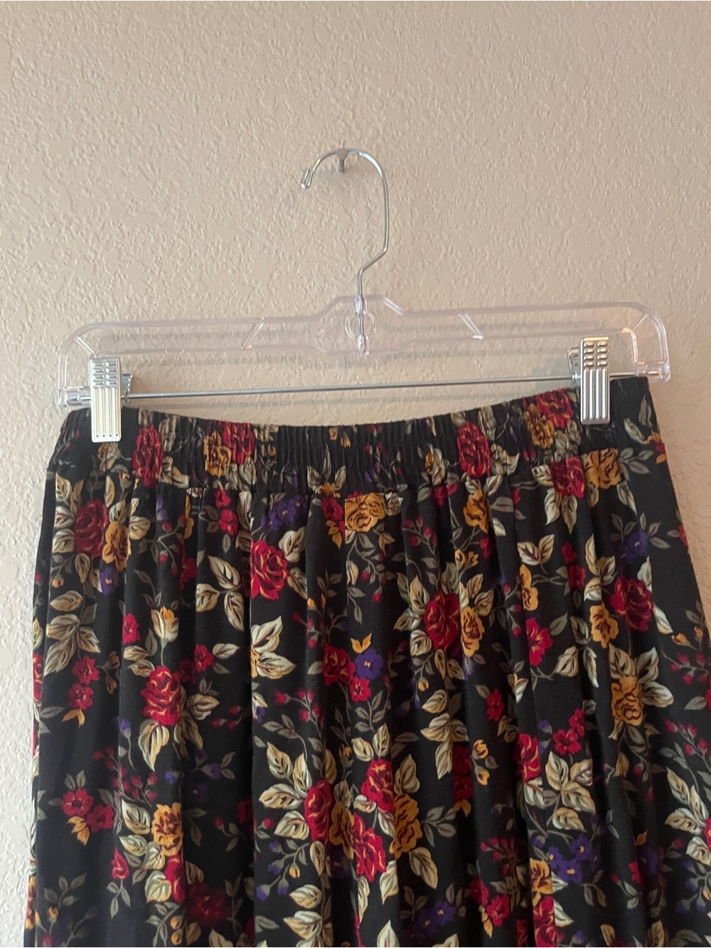 Vintage Floral Button-Front Midi Skirt - Black with Red & Yellow Flowers - Picture 5 of 7